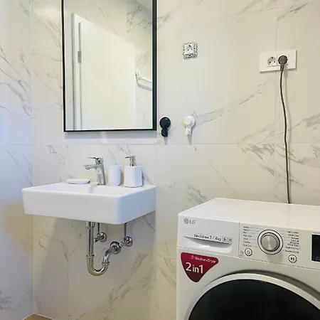 Happy Apartment