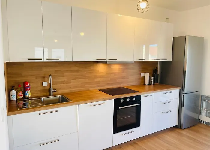 Happy * Brodarica (Sibenik-Knin)