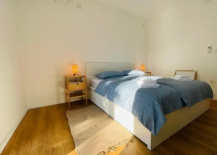 Happy * Brodarica (Sibenik-Knin)