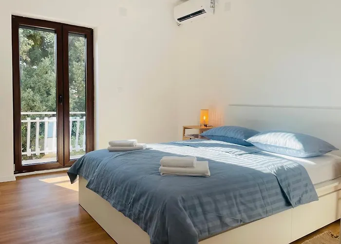 Happy Brodarica (Sibenik-Knin)